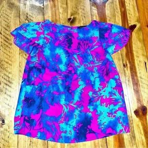 Banana Republic Colorful Floral blouse with capped sleeves, keyhole in back.